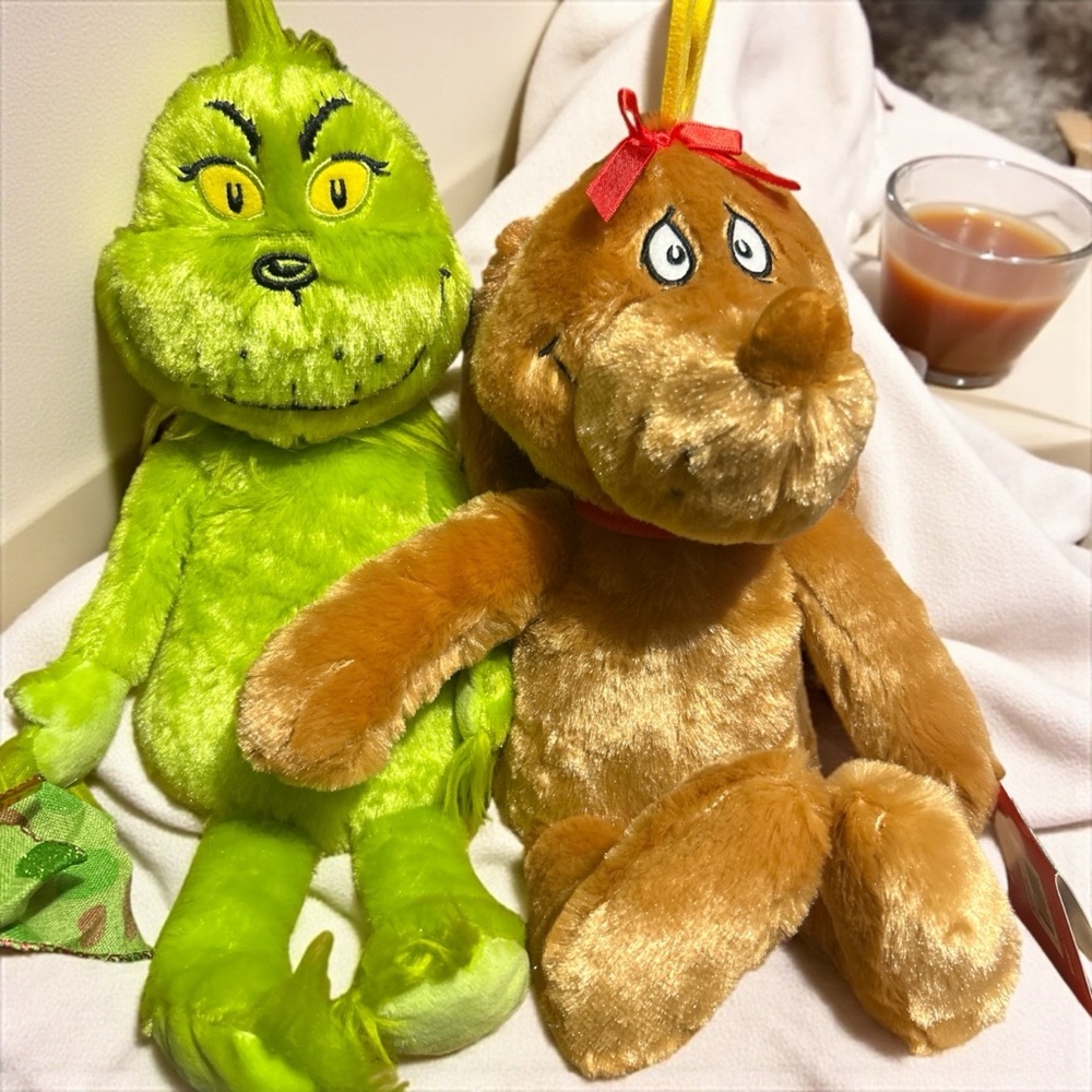 Grinch and Max plushies